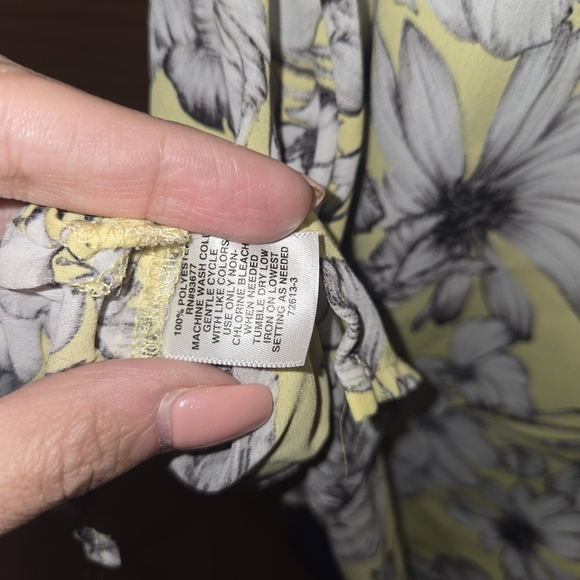 Liz Claiborne Yellow and Black Floral Blouse - Picture 5 of 5